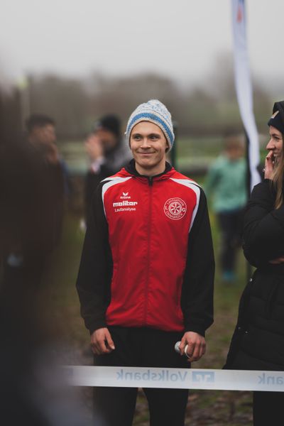 Nils Huhtakangas (LG Osnabrueck) am 18.12.2021 waehrend der deutschen Cross Meisterschaft 2021 in Sonsbeck