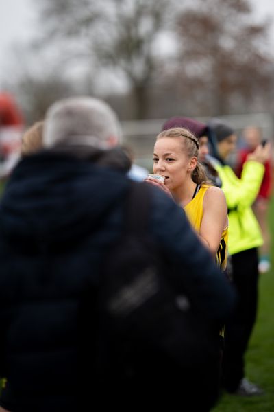 Sophie Hinrichs (VfL Loeningen) am 18.12.2021 waehrend der deutschen Cross Meisterschaft 2021 in Sonsbeck