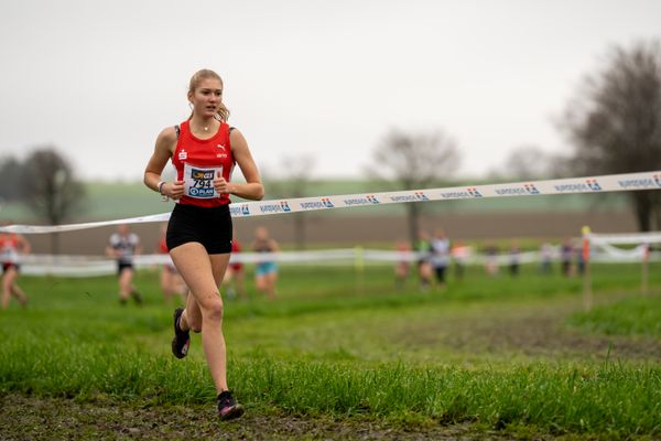 Rahel Broemmel (LG Olympia Dortmund) am 18.12.2021 waehrend der deutschen Cross Meisterschaft 2021 in Sonsbeck