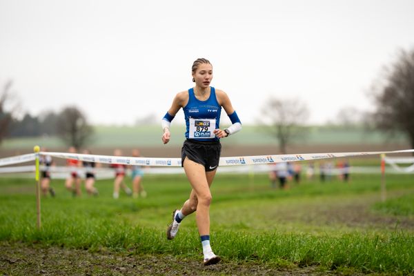 Fabiane Meyer (TV Westfalia Epe) am 18.12.2021 waehrend der deutschen Cross Meisterschaft 2021 in Sonsbeck