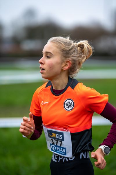 Ella Gut (Eintracht Frankfurt e.V.) am 18.12.2021 waehrend der deutschen Cross Meisterschaft 2021 in Sonsbeck