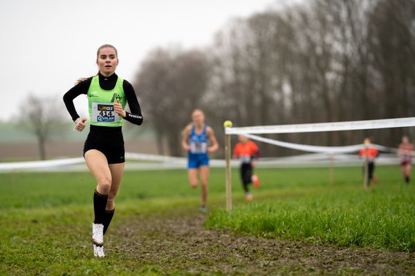 Sophie Kellermann (LAZ Moenchengladbach) am 18.12.2021 waehrend der deutschen Cross Meisterschaft 2021 in Sonsbeck