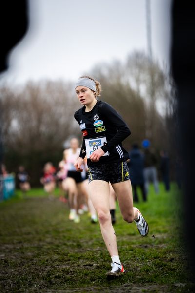 Alina Reh (SCC Berlin) am 18.12.2021 waehrend der deutschen Cross Meisterschaft 2021 in Sonsbeck