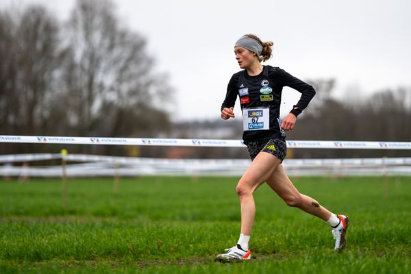 Alina Reh (SCC Berlin) am 18.12.2021 waehrend der deutschen Cross Meisterschaft 2021 in Sonsbeck