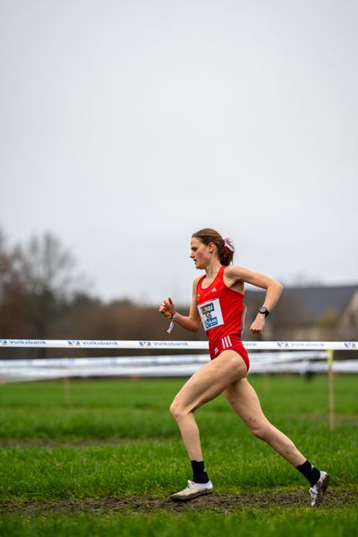 Rabea Schoeneborn (LG Nord Berlin) am 18.12.2021 waehrend der deutschen Cross Meisterschaft 2021 in Sonsbeck