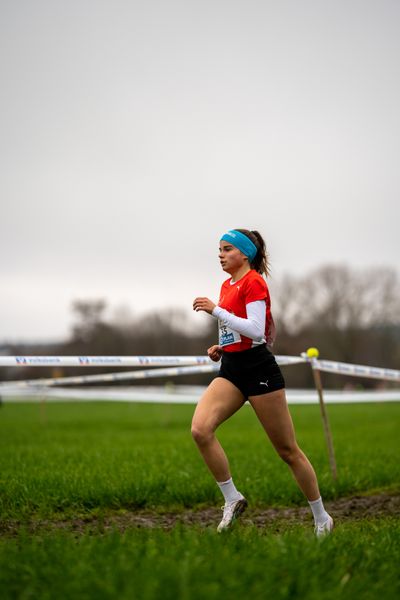 Clara Moell (LG Region Karlsruhe) am 18.12.2021 waehrend der deutschen Cross Meisterschaft 2021 in Sonsbeck