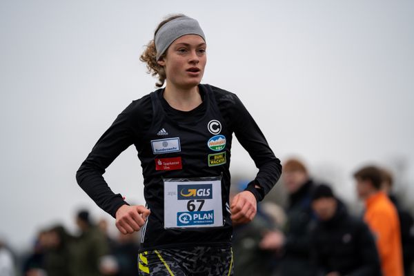 Alina Reh (SCC Berlin) am 18.12.2021 waehrend der deutschen Cross Meisterschaft 2021 in Sonsbeck