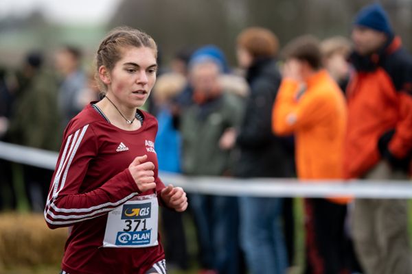 Vera Coutellier (ASV Koeln) am 18.12.2021 waehrend der deutschen Cross Meisterschaft 2021 in Sonsbeck