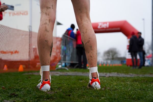 Impressionen: Alina Reh (SCC Berlin) im Ziel am 18.12.2021 waehrend der deutschen Cross Meisterschaft 2021 in Sonsbeck