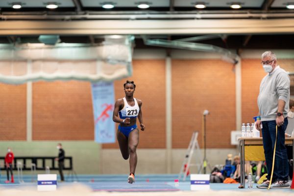 Bernice Amofa (VfL Stade); Niedersaechsische Hallenmeisterschaften am 22.01.2022 in der Leichtathletikhalle im Sportleistungszentrum Hannover