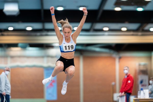 Lotta-Henrike Werner (LG Weserbergland); Niedersaechsische Hallenmeisterschaften am 22.01.2022 in der Leichtathletikhalle im Sportleistungszentrum Hannover