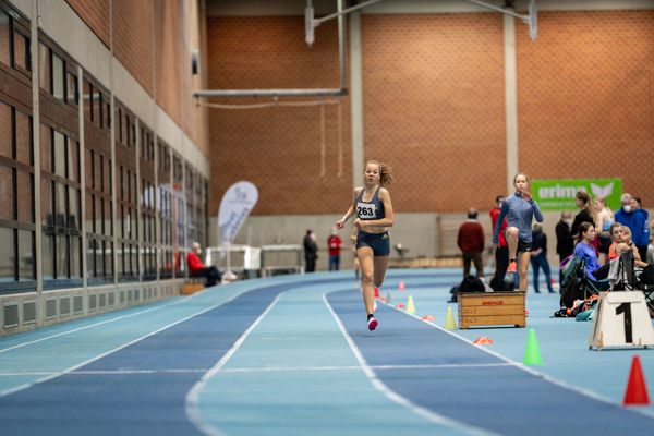 Carolin Hinrichs (VfL Loeningen); Niedersaechsische Hallenmeisterschaften am 22.01.2022 in der Leichtathletikhalle im Sportleistungszentrum Hannover