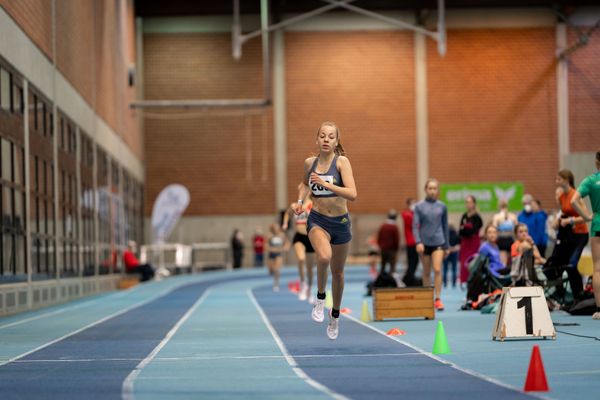 Carolin Hinrichs (VfL Loeningen); Niedersaechsische Hallenmeisterschaften am 22.01.2022 in der Leichtathletikhalle im Sportleistungszentrum Hannover