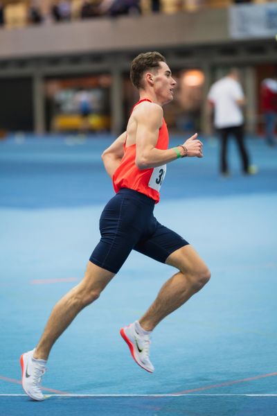 Felix Ebel (Emder Laufgemeinschaft); Niedersaechsische Hallenmeisterschaften am 23.01.2022 in der Leichtathletikhalle im Sportleistungszentrum Hannover