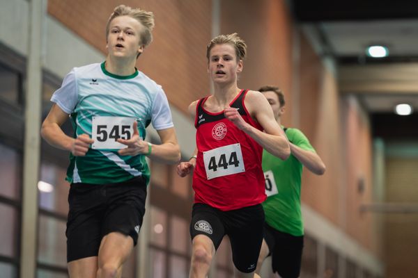 Mika Pikutzki (LG Osnabrueck) bei den niedersaechsischen Hallenmeisterschaften am 05.02.2022 in der Leichtathletikhalle im Sportleistungszentrum Hannover