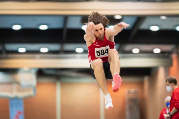 Maximilian Gilde (VfL Eintracht Hannover) bei den niedersaechsischen Hallenmeisterschaften am 05.02.2022 in der Leichtathletikhalle im Sportleistungszentrum Hannover