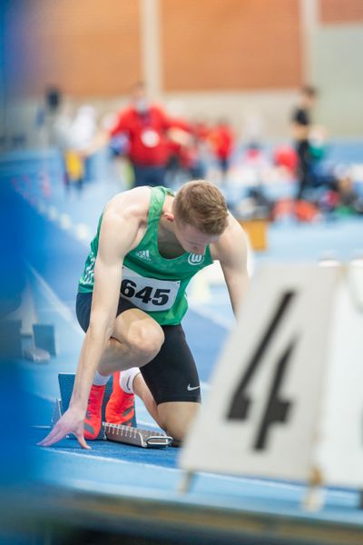 Louis Quarata (VfL Wolfsburg) ueber 400m bei den niedersaechsischen Hallenmeisterschaften am 05.02.2022 in der Leichtathletikhalle im Sportleistungszentrum Hannover