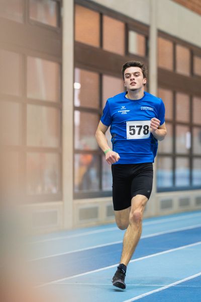 Laurenz Badenhop (TV Jahn Walsrode) ueber 400m bei den niedersaechsischen Hallenmeisterschaften am 05.02.2022 in der Leichtathletikhalle im Sportleistungszentrum Hannover