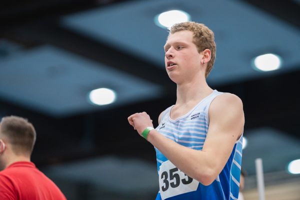 Thilo Schueler (Fortuna Wirdum) bei den niedersaechsischen Hallenmeisterschaften am 05.02.2022 in der Leichtathletikhalle im Sportleistungszentrum Hannover