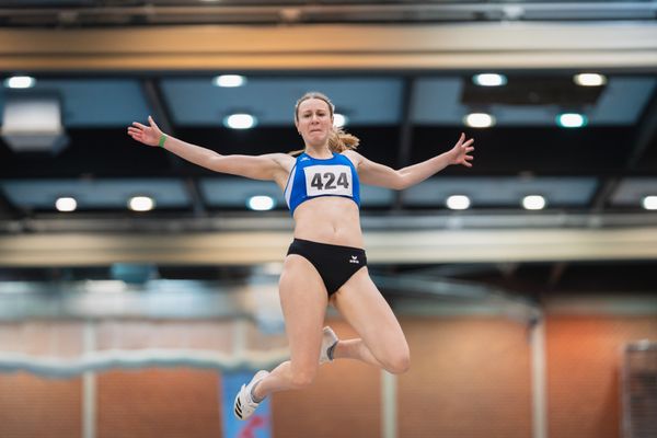 Kajsa Gerkens (LG Kreis Verden) bei den niedersaechsischen Hallenmeisterschaften am 05.02.2022 in der Leichtathletikhalle im Sportleistungszentrum Hannover