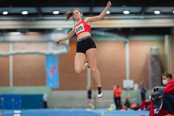 Ann-Kathrin Schmidt (Braunschweiger Laufclub) bei den niedersaechsischen Hallenmeisterschaften am 05.02.2022 in der Leichtathletikhalle im Sportleistungszentrum Hannover