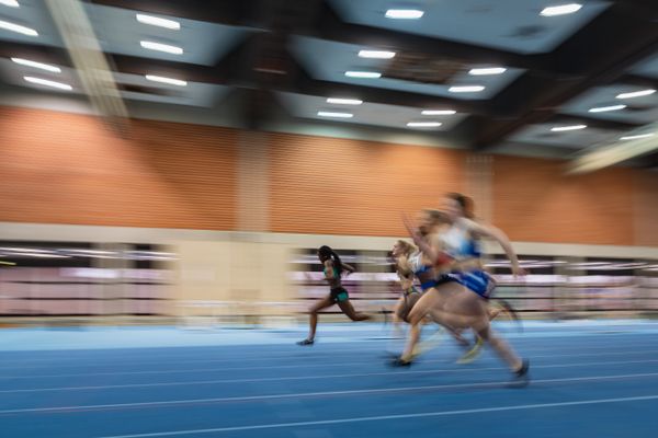 60m Impressionen bei den niedersaechsischen Hallenmeisterschaften am 05.02.2022 in der Leichtathletikhalle im Sportleistungszentrum Hannover