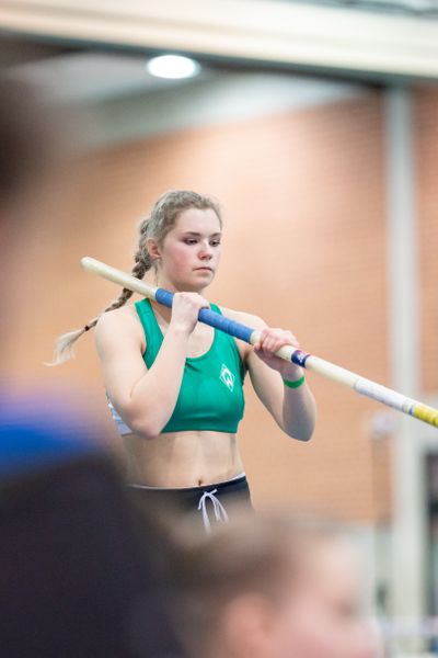 Elizabete Vetra (SV Werder Bremen) beim Stabhochsprung bei den niedersaechsischen Hallenmeisterschaften am 05.02.2022 in der Leichtathletikhalle im Sportleistungszentrum Hannover