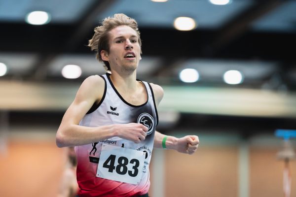 Mattis Dietrich (Lueneburger SV) bei den niedersaechsischen Hallenmeisterschaften am 05.02.2022 in der Leichtathletikhalle im Sportleistungszentrum Hannover