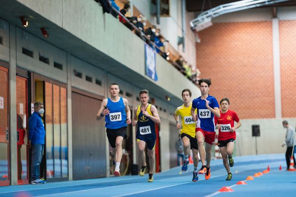 Linus Wuestefeld (LG Eichsfeld), Finn Klingbeil (LGG Ganderkesee), Joshua Adams (LG Goettingen), Timon Stamm (LG Nordheide), Liv Ida Strauch (Braunschweiger Laufclub) bei den niedersaechsischen Hallenmeisterschaften am 06.02.2022 in der Leichtathletikhalle im Sportleistungszentrum Hannover