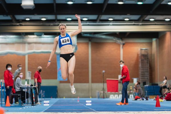 Kajsa Gerkens (LG Kreis Verden) bei den niedersaechsischen Hallenmeisterschaften am 06.02.2022 in der Leichtathletikhalle im Sportleistungszentrum Hannover