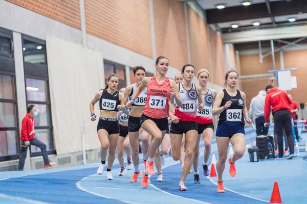 Svenja Pingpank (Hannover Athletics), Lara Predki (Lueneburger SV), Martha Studtmann (Lueneburger SV), Emmanuelle Gerbeaux (Hannover 96), Jasmina Stahl (Hannover 96), Sophie-Marie Kohlhase (LG Kreis Verden) bei den niedersaechsischen Hallenmeisterschaften am 06.02.2022 in der Leichtathletikhalle im Sportleistungszentrum Hannover