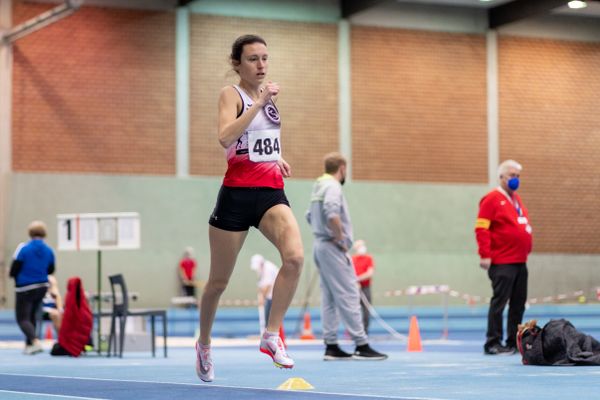 Lara Predki (Lueneburger SV) bei den niedersaechsischen Hallenmeisterschaften am 05.02.2022 in der Leichtathletikhalle im Sportleistungszentrum Hannover