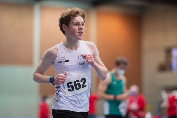 Thilo Stute (TSV Neustadt) bei den niedersaechsischen Hallenmeisterschaften am 06.02.2022 in der Leichtathletikhalle im Sportleistungszentrum Hannover