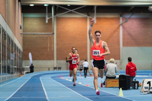 Felix Ebel (Emder Laufgemeinschaft) bei den niedersaechsischen Hallenmeisterschaften am 06.02.2022 in der Leichtathletikhalle im Sportleistungszentrum Hannover