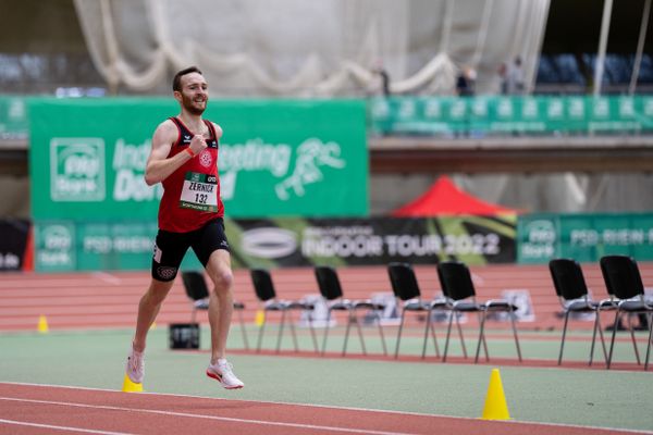 Robin Zernick (LG Osnabrueck) ueber 1500m am 12.02.2022 beim PSD Bank Indoor Meeting in der Helmut-Körnig-Halle in Dortmund