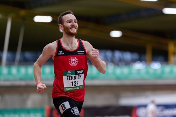 Robin Zernick (LG Osnabrueck) ueber 1500m am 12.02.2022 beim PSD Bank Indoor Meeting in der Helmut-Körnig-Halle in Dortmund