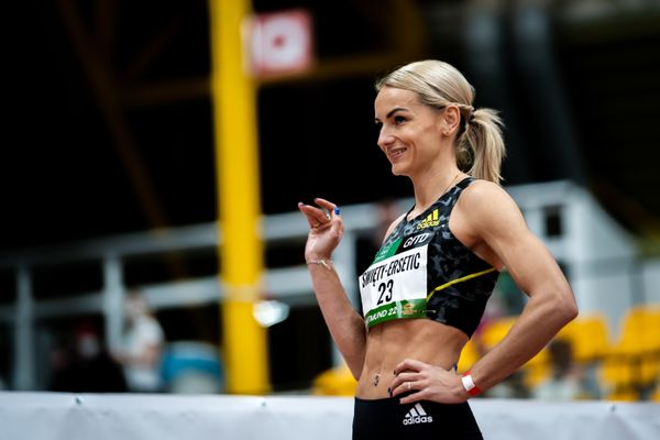 Justyna Swiety-Ersetic (Polen) am 400m Start am 12.02.2022 beim PSD Bank Indoor Meeting in der Helmut-Körnig-Halle in Dortmund