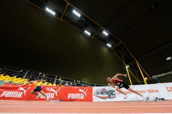 Ferreiro Luis Avilés (Mexiko) und Manuel Sanders (LG Olympia Dortmund) am 12.02.2022 beim PSD Bank Indoor Meeting in der Helmut-Körnig-Halle in Dortmund