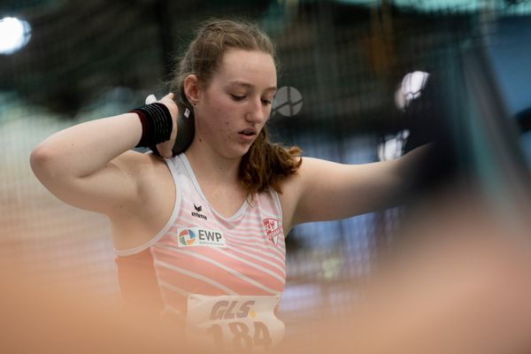 Jaqueline Gippner (SC Potsdam) beim Kugelstossen am 19.02.2022 waehrend der Deutsche Jugend-Hallenmeisterschaften U20 im Glaspalast in Sindelfingen