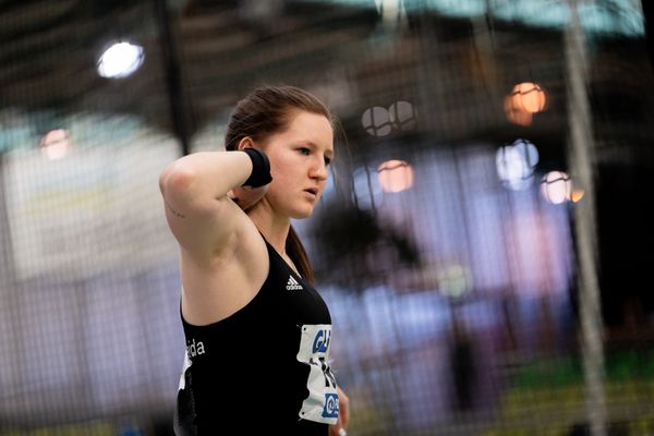 Jara Graf (LG Mittweida) am 19.02.2022 waehrend der Deutsche Jugend-Hallenmeisterschaften U20 im Glaspalast in Sindelfingen