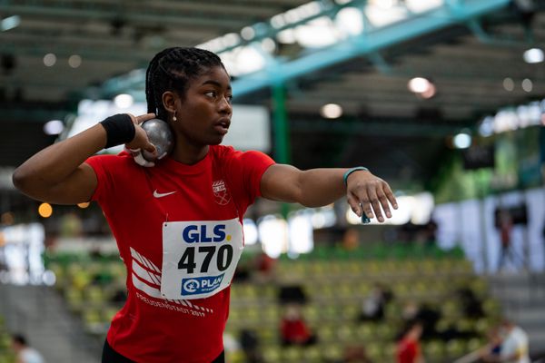 Nina Ndubuisi (SG Schorndorf 1846) am 19.02.2022 waehrend der Deutsche Jugend-Hallenmeisterschaften U20 im Glaspalast in Sindelfingen