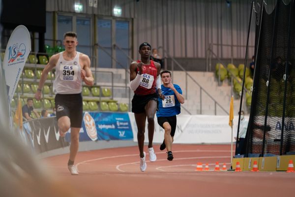 Laurenz Badenhop (TV Jahn Walsrode) im 400m Vorlauf am 19.02.2022 waehrend der Deutsche Jugend-Hallenmeisterschaften U20 im Glaspalast in Sindelfingen