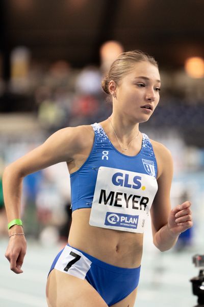 Fabiane Meyer (TV Westfalia Epe)am 26.02.2022 waehrend der Deutschen Leichtathletik-Hallenmeisterschaften (Tag 1) in der Quarterback Immobilien Arena in Leipzig