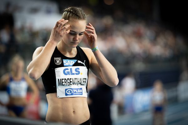 Hannah Mergenthaler (MTG Mannheim) 26.02.2022 waehrend der Deutschen Leichtathletik-Hallenmeisterschaften (Tag 1) in der Quarterback Immobilien Arena in Leipzig