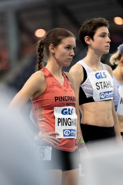 Svenja Pingpank (Hannover Athletics) im 3000m Finale am 26.02.2022 waehrend der Deutschen Leichtathletik-Hallenmeisterschaften (Tag 1) in der Quarterback Immobilien Arena in Leipzig