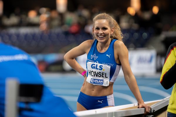 Christina Honsel (TV Wattenscheid 01) am 27.02.2022 waehrend der Deutschen Leichtathletik-Hallenmeisterschaften (Tag 2) in der Quarterback Immobilien Arena in Leipzig