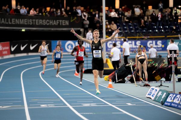 Robert Farken (SC DHfK Leipzig) am 27.02.2022 waehrend der Deutschen Leichtathletik-Hallenmeisterschaften (Tag 2) in der Quarterback Immobilien Arena in Leipzig