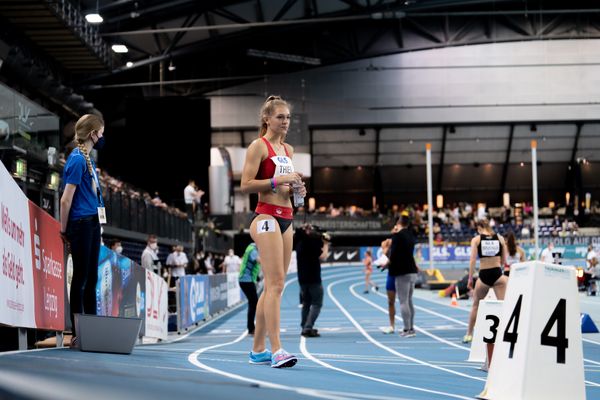 Luna Thiel (VfL Eintracht Hannover) im 400m Finale am 27.02.2022 waehrend der Deutschen Leichtathletik-Hallenmeisterschaften (Tag 2) in der Quarterback Immobilien Arena in Leipzig