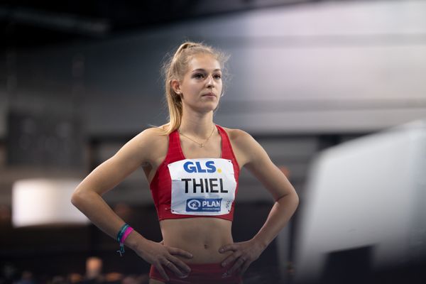 Luna Thiel (VfL Eintracht Hannover) im 400m Finale am 27.02.2022 waehrend der Deutschen Leichtathletik-Hallenmeisterschaften (Tag 2) in der Quarterback Immobilien Arena in Leipzig