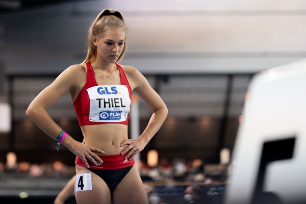 Luna Thiel (VfL Eintracht Hannover) im 400m Finale am 27.02.2022 waehrend der Deutschen Leichtathletik-Hallenmeisterschaften (Tag 2) in der Quarterback Immobilien Arena in Leipzig